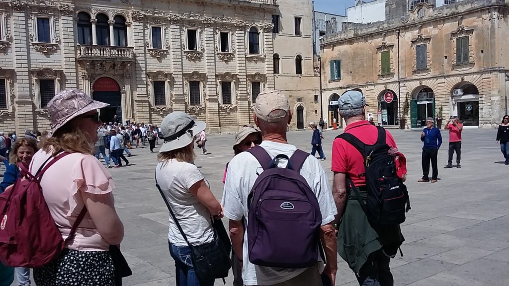 Lecce, Piazza del Duomo, bekannt für seine barocken Gebäude 