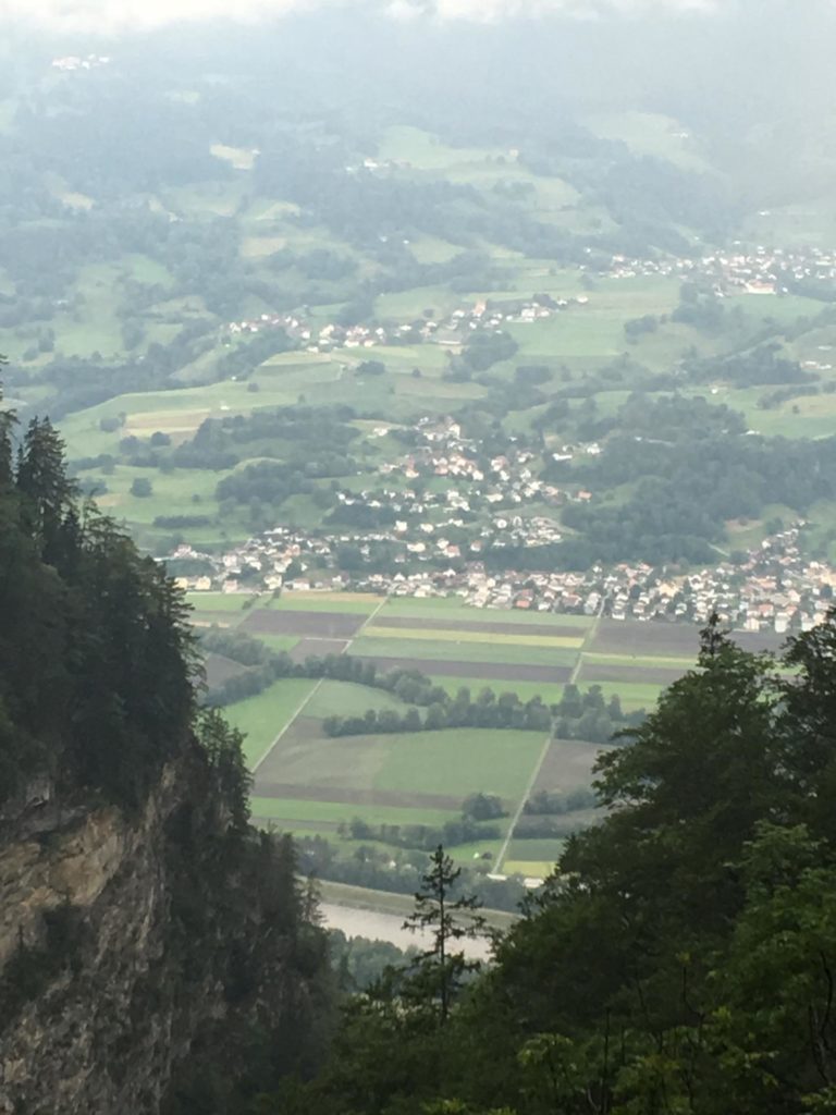 Wanderung Tuass - Blick ins Rheintal