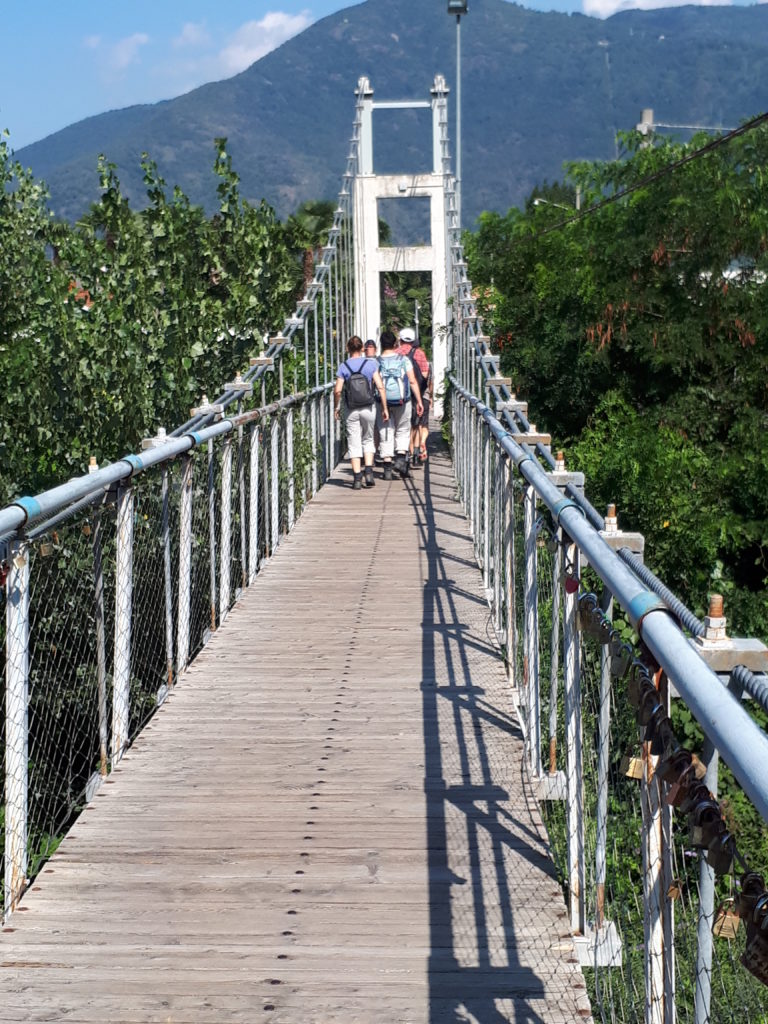 Cannobio - Brücke über den gleichnamigen Fluss auf der Wanderung ins Cannobiotal