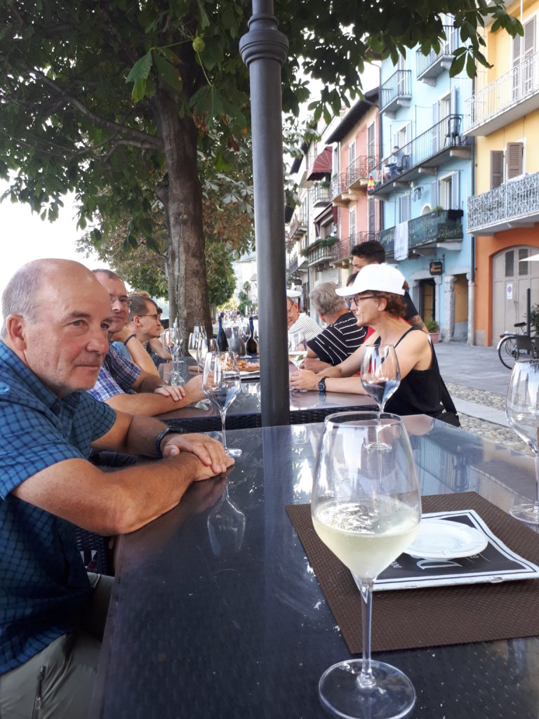 Uferpromenade Cannobio - Nach dem Apéro im DOLCE & CAFFÈ stand die Walking Tour mit IL VIAGGIATORE auf dem Programm.....
