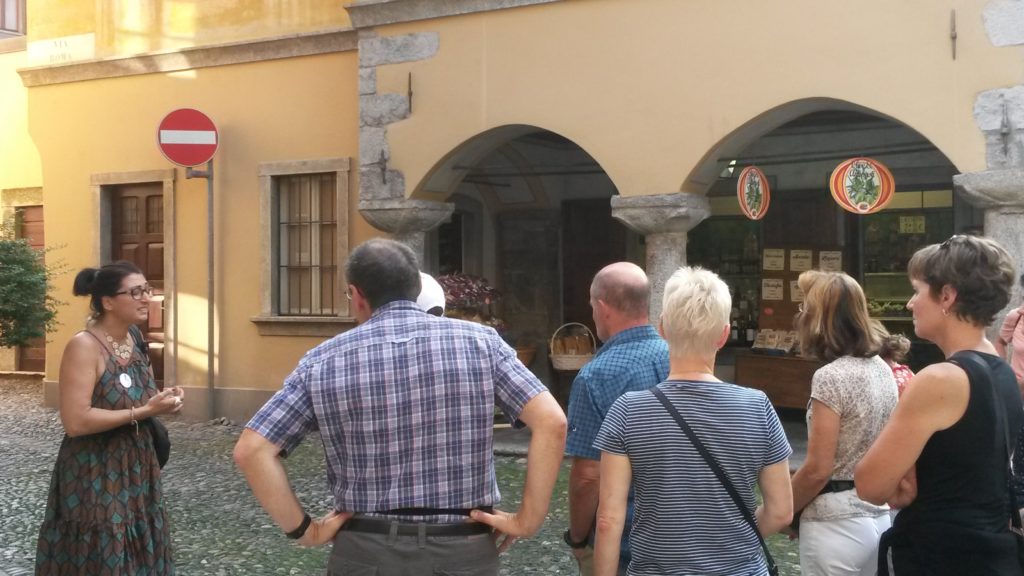 Ortskern Cannobio - Unsere sachkundige Führerin zeigt uns die geschichtsträchtigsten Ecken.