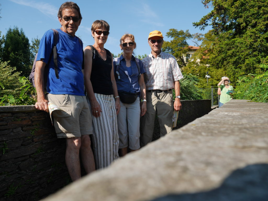 zufriedene Gesichter - Sie geniessen den herrlichen Sommertag.