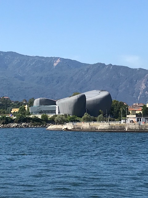 Verbania Intra - neues grosses Theater am Lago Maggiore