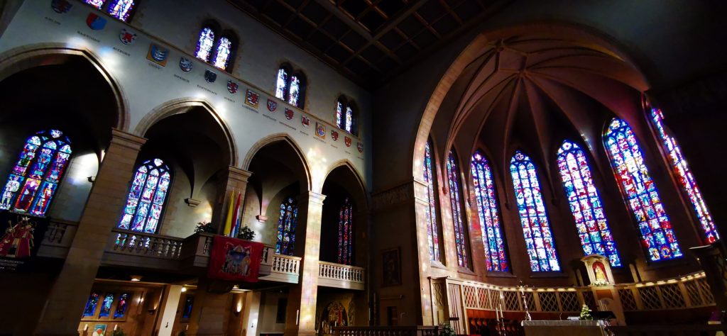 Innenraum der Kathedrale UNSERER LIEBEN FRAU