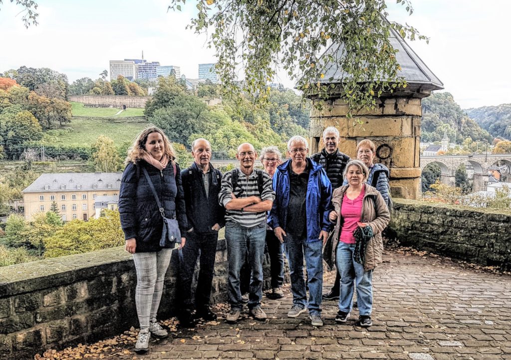 lauter zufriedene Gesichter beim Stadtbummel
