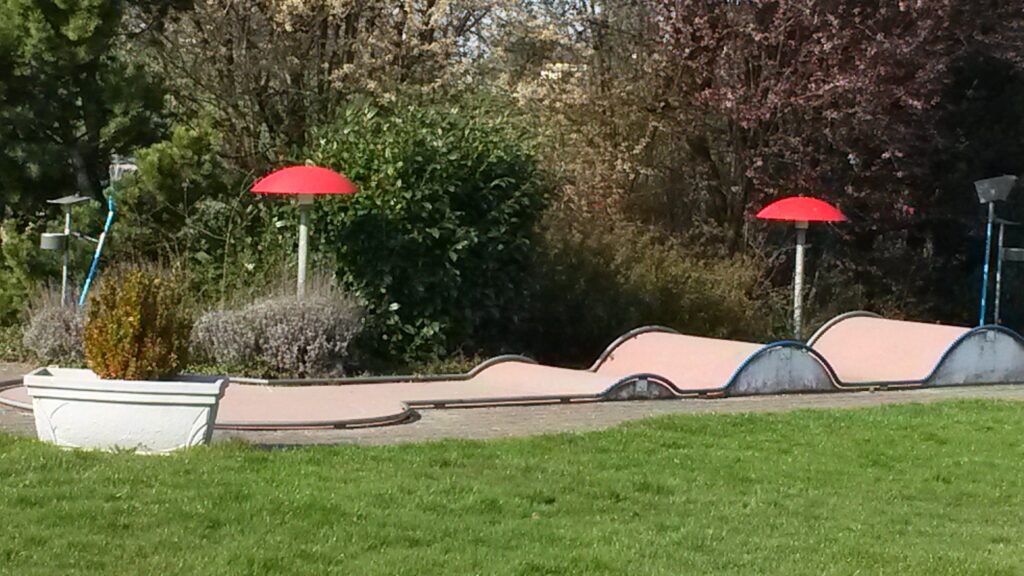 verlassene Minigolf-Bahnen in Gossau - 28.03.2020