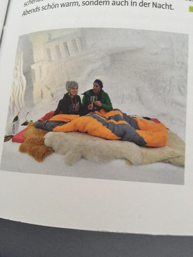 warme Decken in der Iglu-Behausung