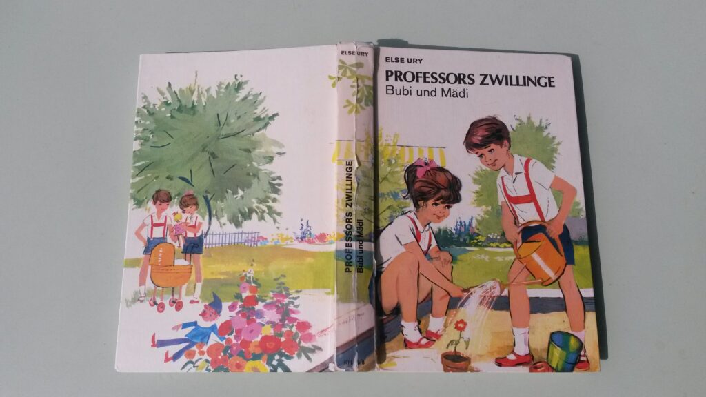 Die Geschichte der PROFESSORS ZWILLINGE/Band 1, Bubi und Mädi: Regina liest ihrem Gottämeiteli vor - April 2020