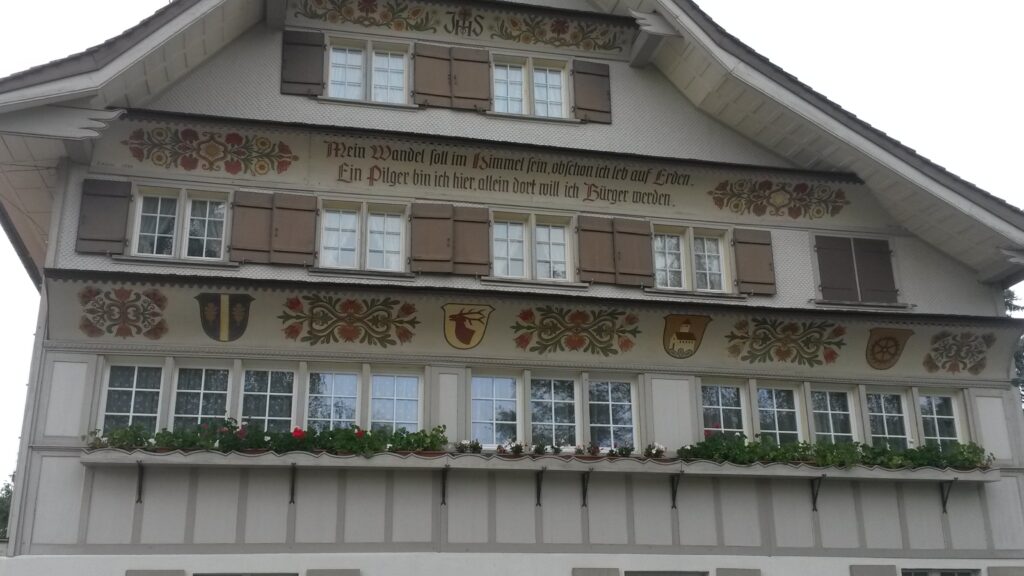 Appenzeller Haus in Andwil mit Inschrift, Regina - 31.05.2020