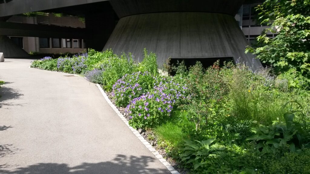 Stützkegel Hauptgebäude der Helvetia Versicherung St. Gallen, Regina - 30.05.2020