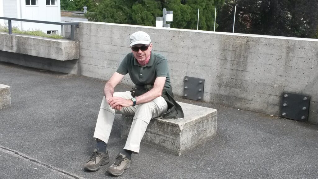Stadtwanderleiter Giorgio auf dem UNI-Gelände St. Gallen, Regina - 30.05.2020