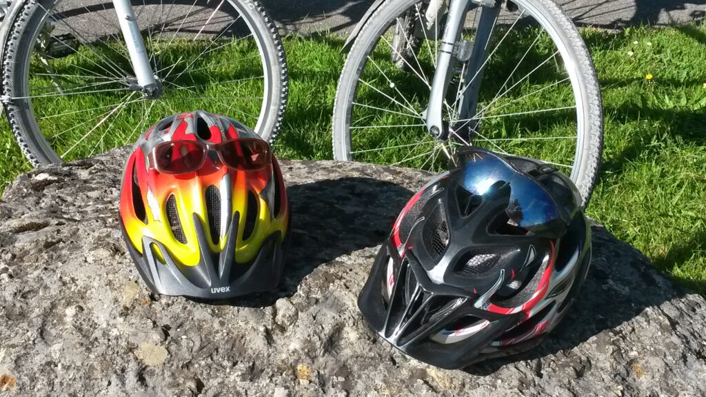 Räder und Velohelme im Ruhezustand, Giorgio - 01.06.2020