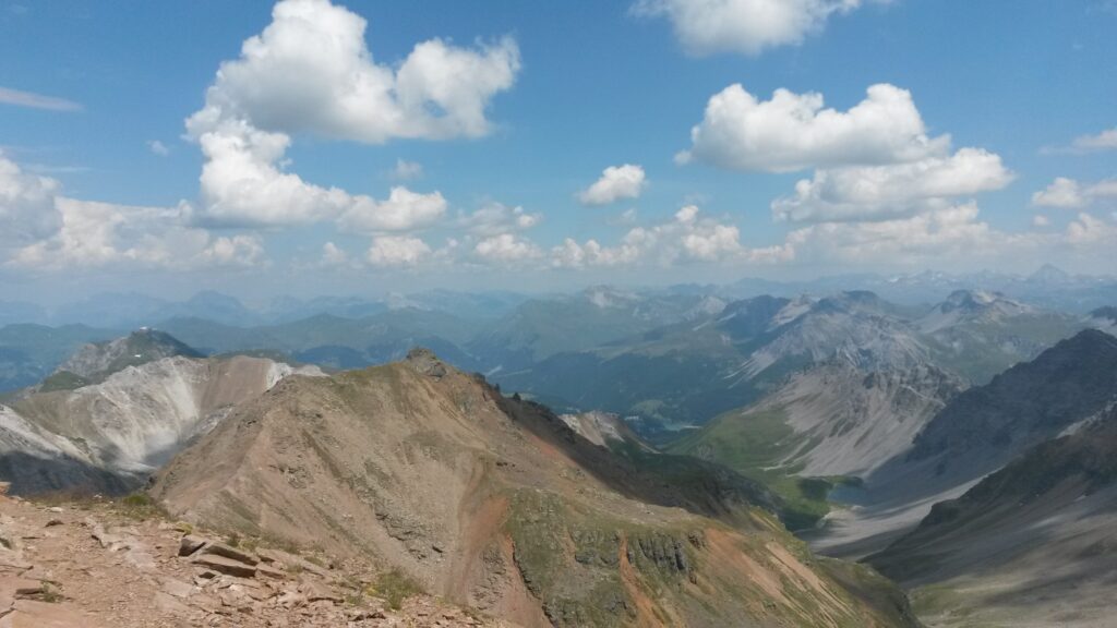 Blick vom ROTHORN-OSTGIPFEL Richtung Arosa