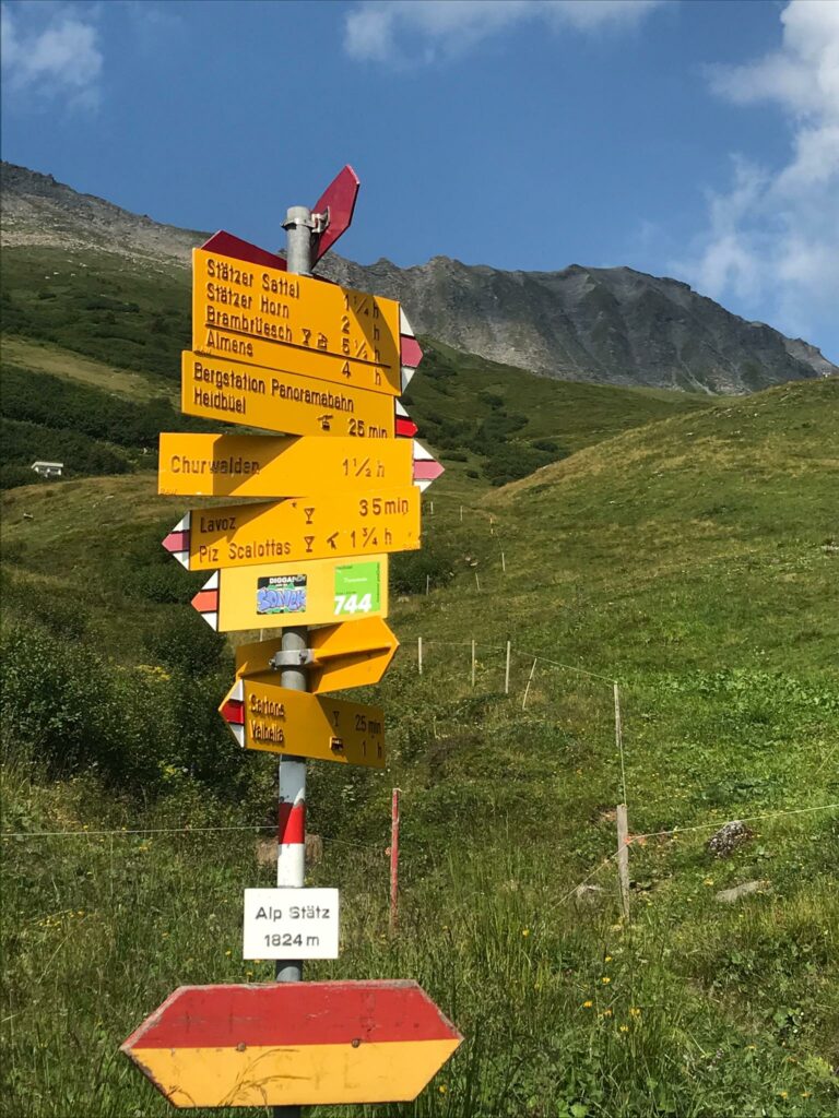 Von der ALP STÄTZ geht es weiter, via ALP LAVOZ, zum PIZ SCALOTTAS.