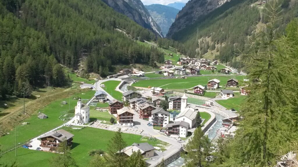 Blick auf Saas-Balen