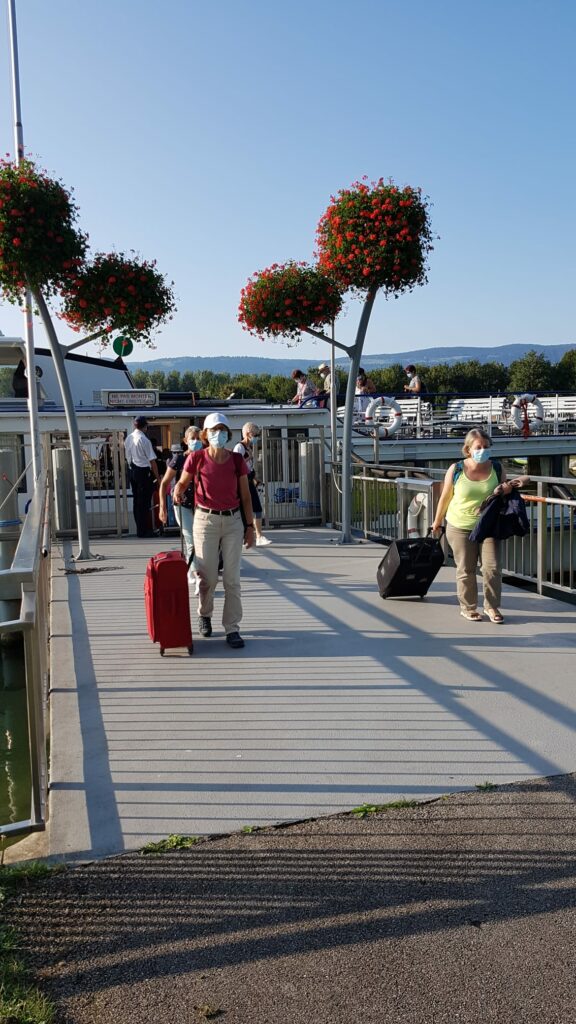 Ausstieg nach einer 3,5-stündigen Schifffahrt ab Neuchâtel
