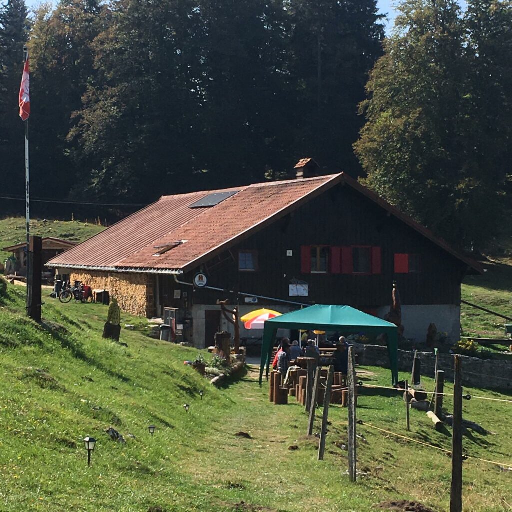 gemütliche Einkehr im Grünen oberhalb St. Croix