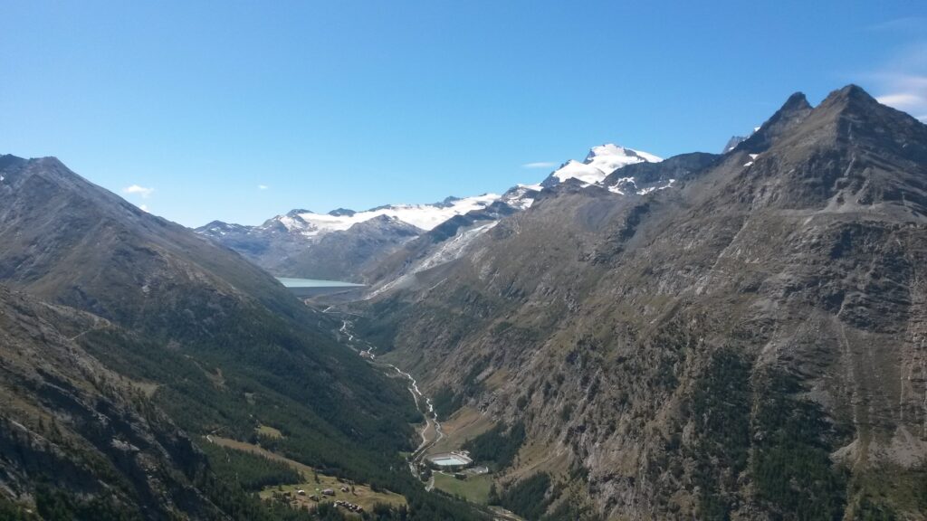 Blick Richtung Stausee Mattmark