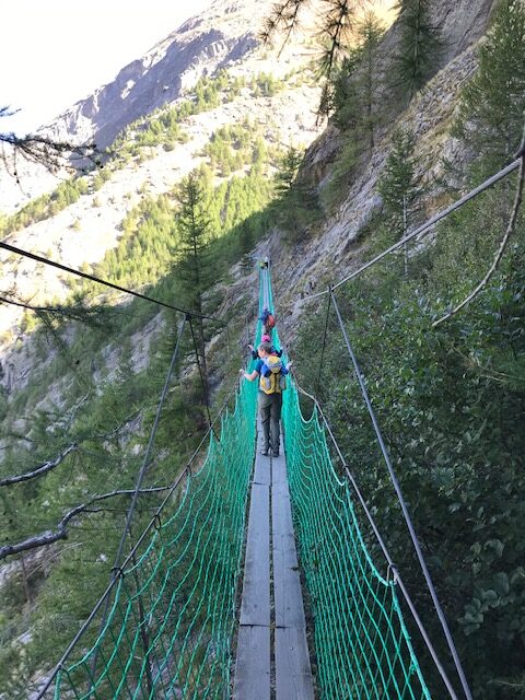 luftige Almageller-Hängebrücke auf dem Erlebnisweg