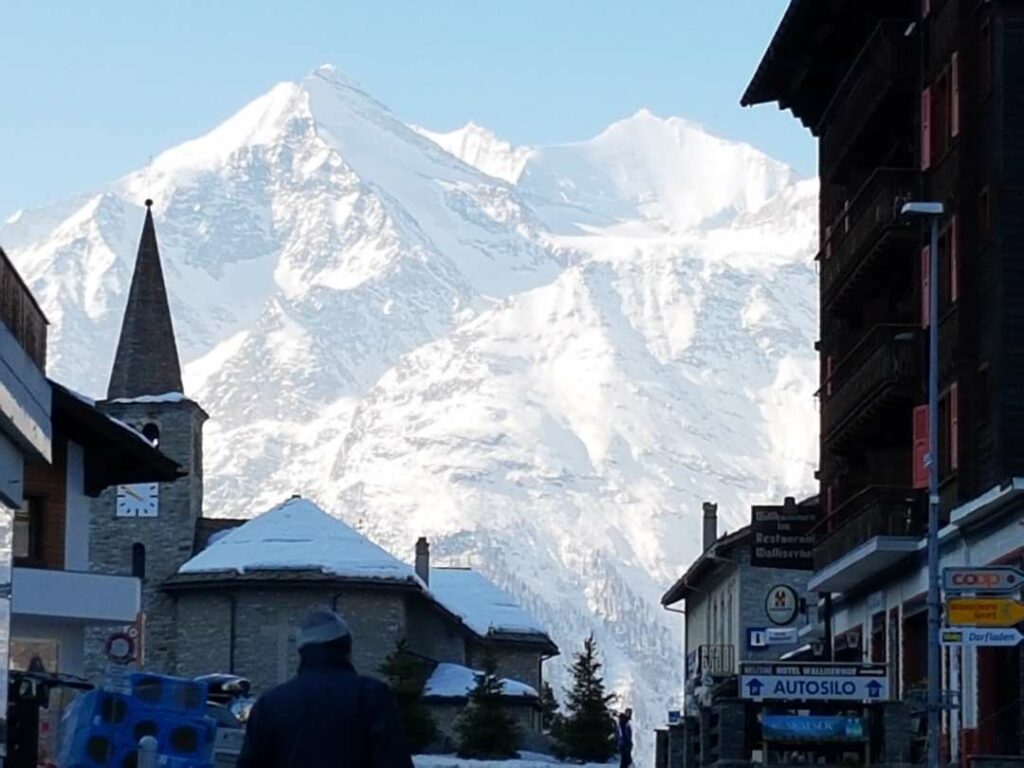 Blick vom Dorf Grächen Richtung Fletschhorn (3917m), Lagginhorn (4010m) und Weissmies (4017m) - Heiri, 28.02.2021 