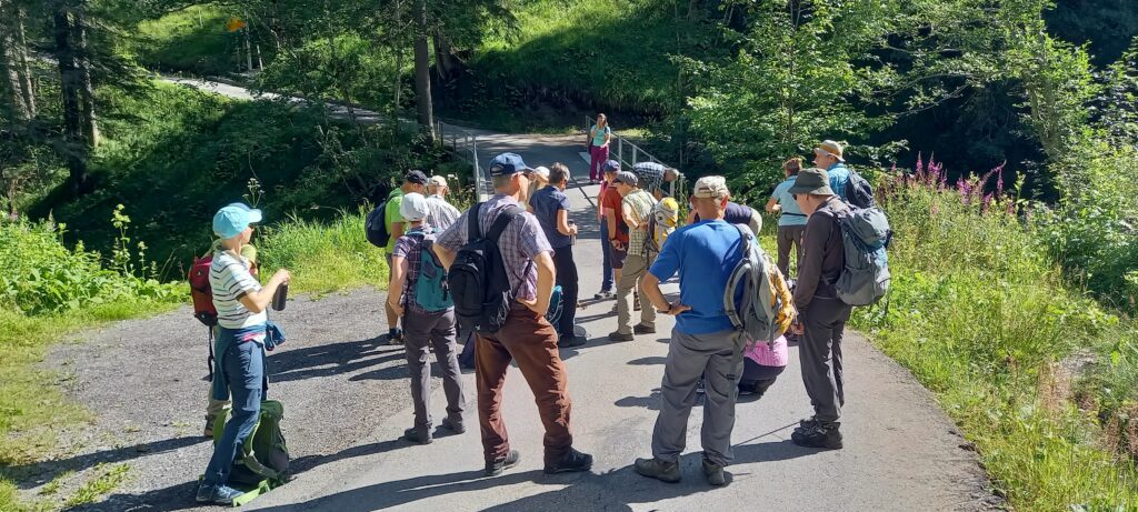 1. Wandertag: auf dem Weg Richtung Bunder- und Engstligenwasserfälle - 09.08.2021