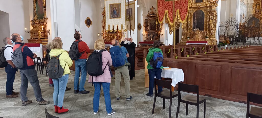 Erläuterungen des Paters zur Klosterkirche Disentis - 22.08.2021