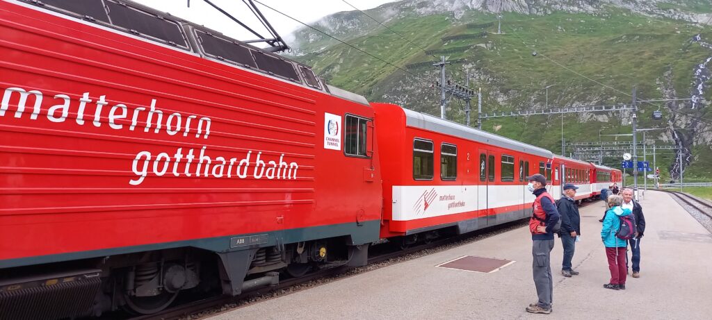 Weiterfahrt mit der Matterhorn-Gotthardbahn nach Andermatt - 22.08.2021