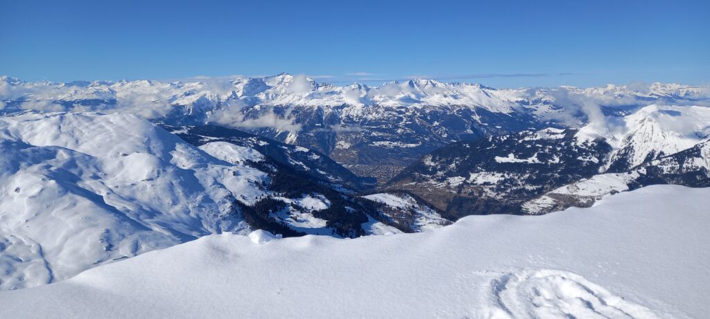 Blick vom Weisshorn-Gipfel Richtung Chur - 05.02.2022