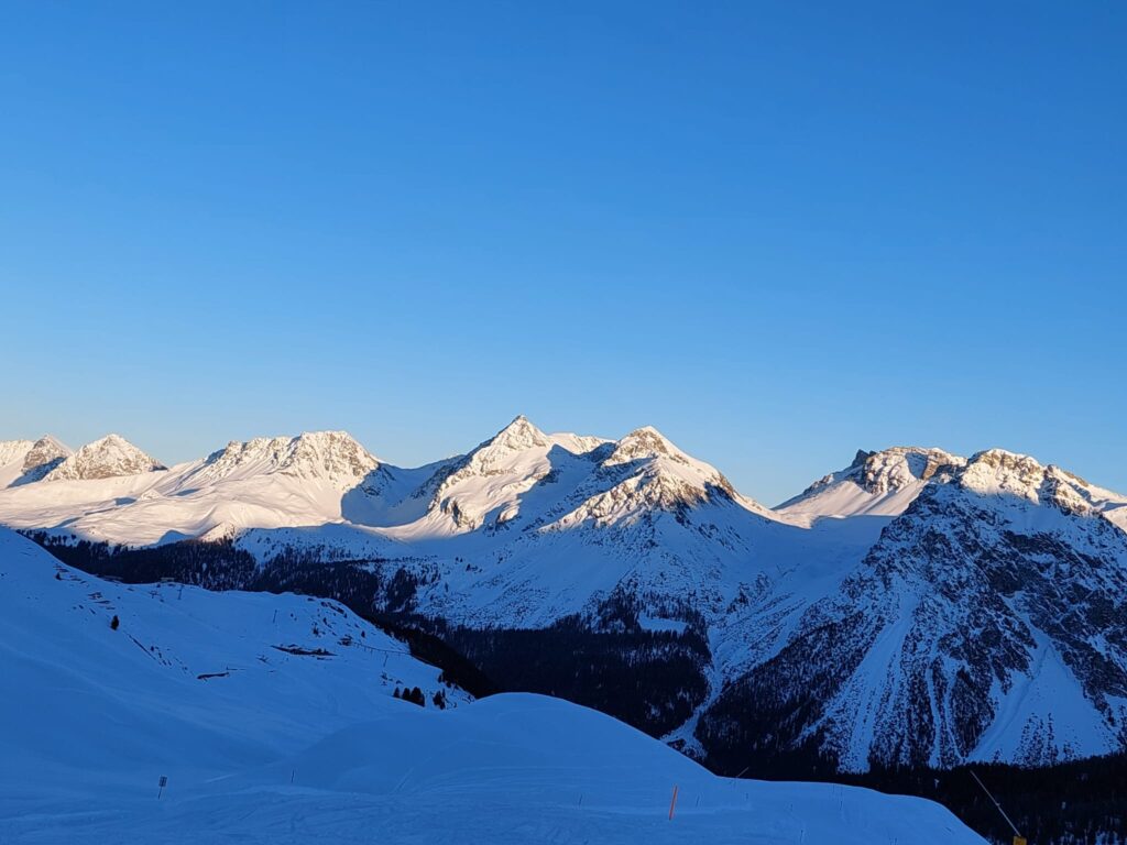 Restsonne an den Berggipfeln - 04.02.2022
