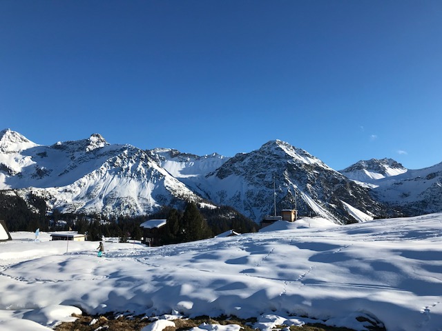 sonniges Bergpanorama - 04.02.2022
