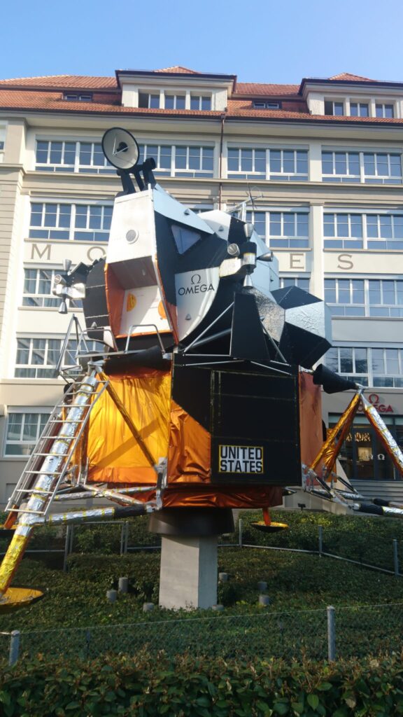Raumfahrt vor dem Omega Museum - 26.03.2022