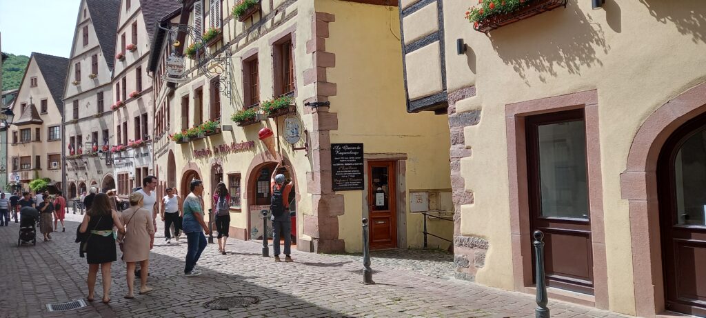 viel Betrieb in Kaysersberg - 22.05.2022