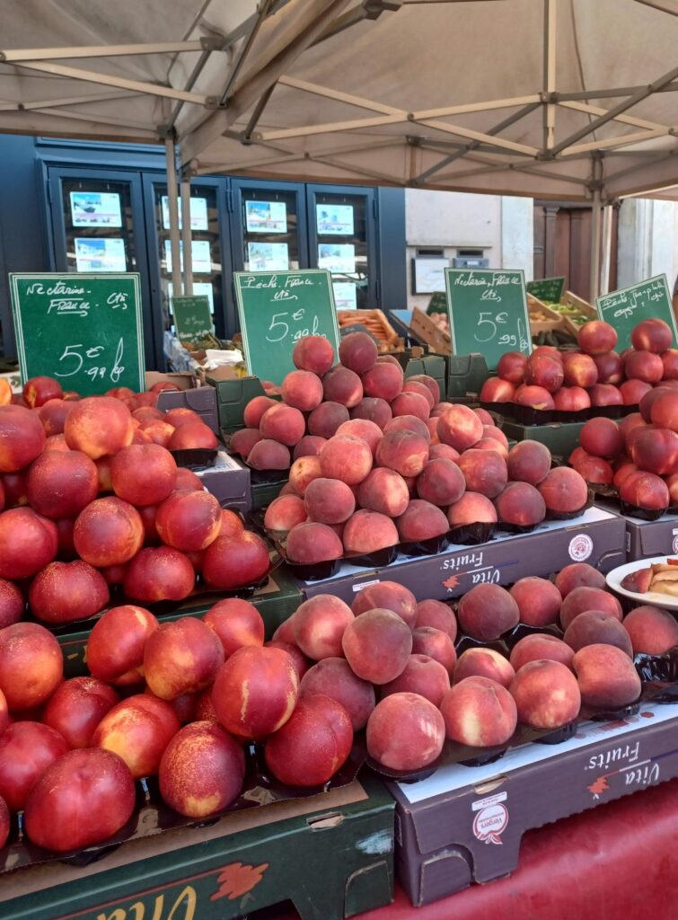Flanieren auf dem sonntäglichen Markt - 19.06.-2022