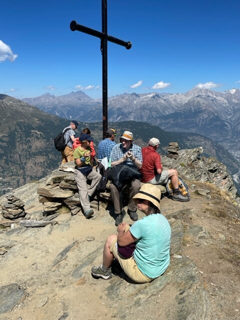Mittagspause auf dem Gipfel... - 15.8.2022