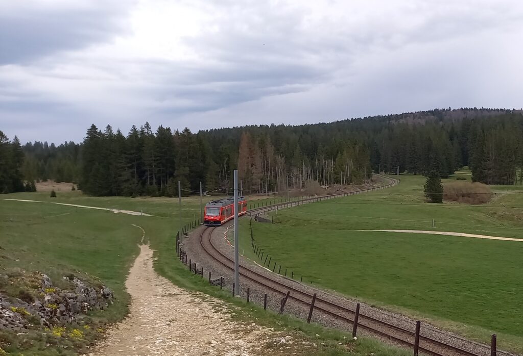 unterwegs mit der Jurabahn Richtung Les Breuleux - 05.05.2023