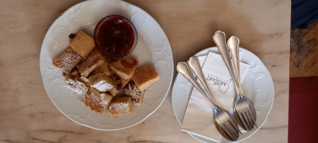 Nach soviel Kultur und Sehenswürdigkeiten braucht es unbedingt eine Süssspeise, wie KAISERSCHMARRN oder..... - 13.09.2023
