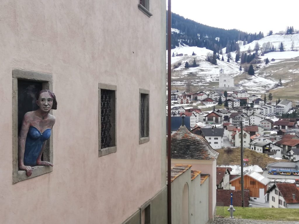 Sie ist auch am Women's Day im Badeanzug. - 08.03.2024