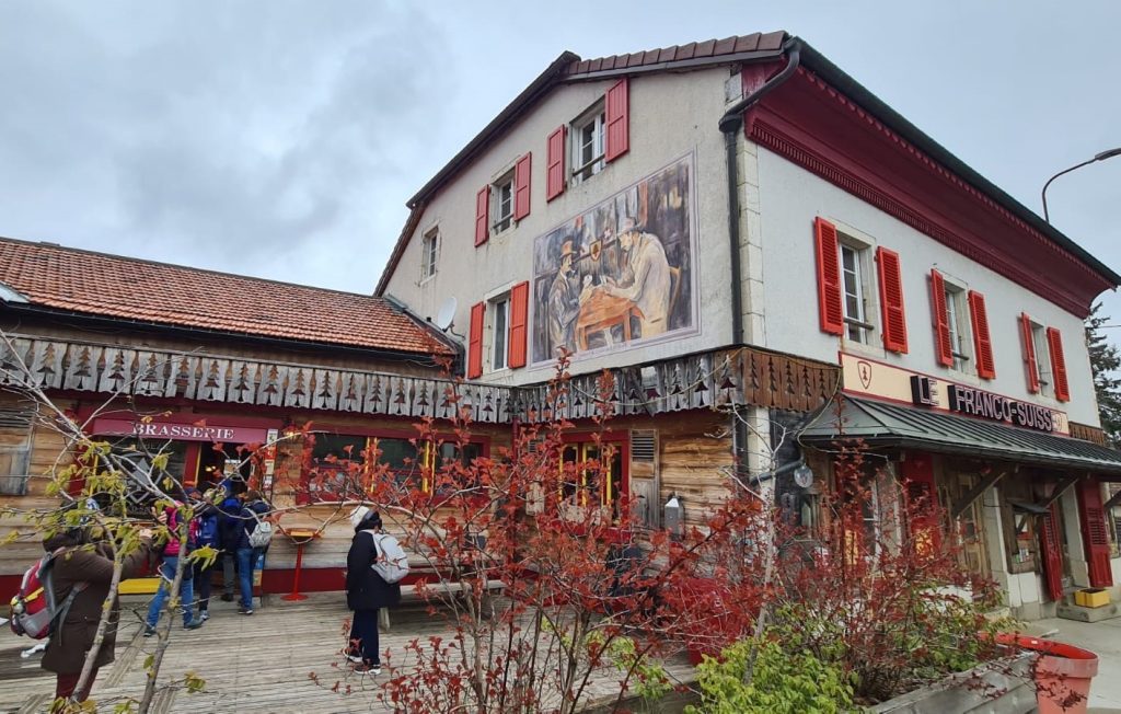 Einkehr zum Kaffee im Restaurant LE FRANCO-SUISSE beim Grenzübergang - 26.04.2024