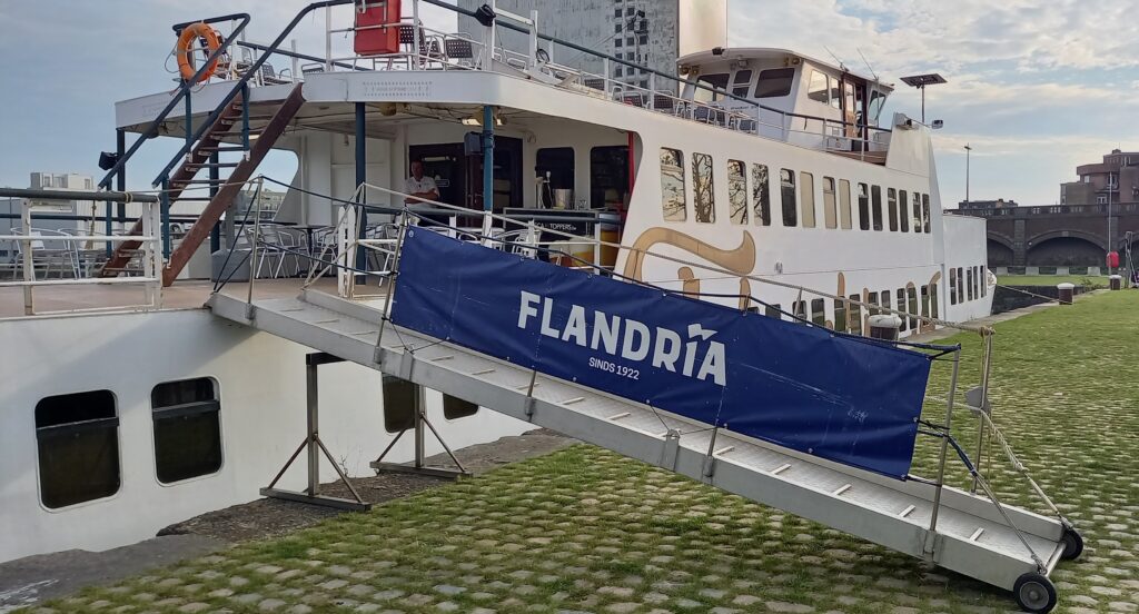 Die FLANDRIA ist bereit für die spannende Hafenrundfahrt in Antwerpen. - 22.09.2024