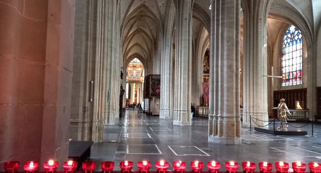 Innenraum der Liebfrauenkathedrale - 22.09.2024