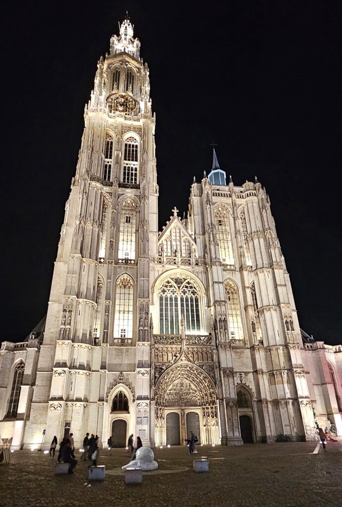 hellbeleuchtete LIEBFRAUENKATHEDRALE - 22.09.2024