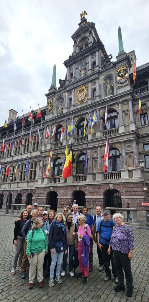 vor dem Regierungsgebäude der Provinz Antwerpen - 22.09.2024