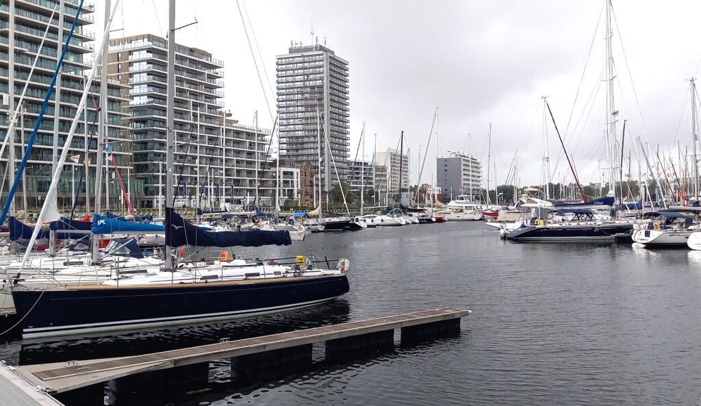 am Bootshafen von Ostende an der Nordseeküste - 24.09.2024