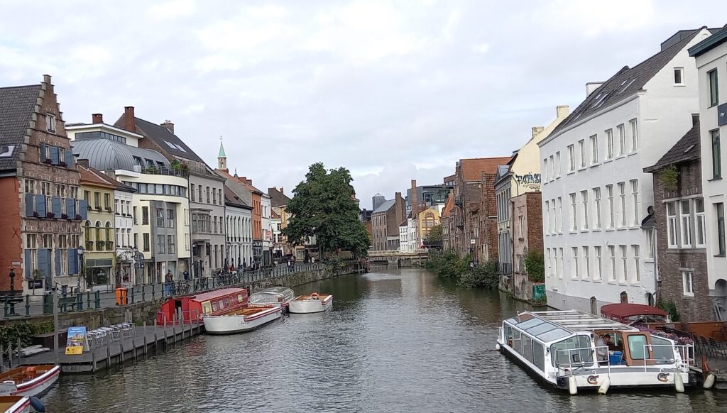 Bootsfahrten auf der Leie sind eine sehr beliebte Touristenattraktion. - 24.09.2024