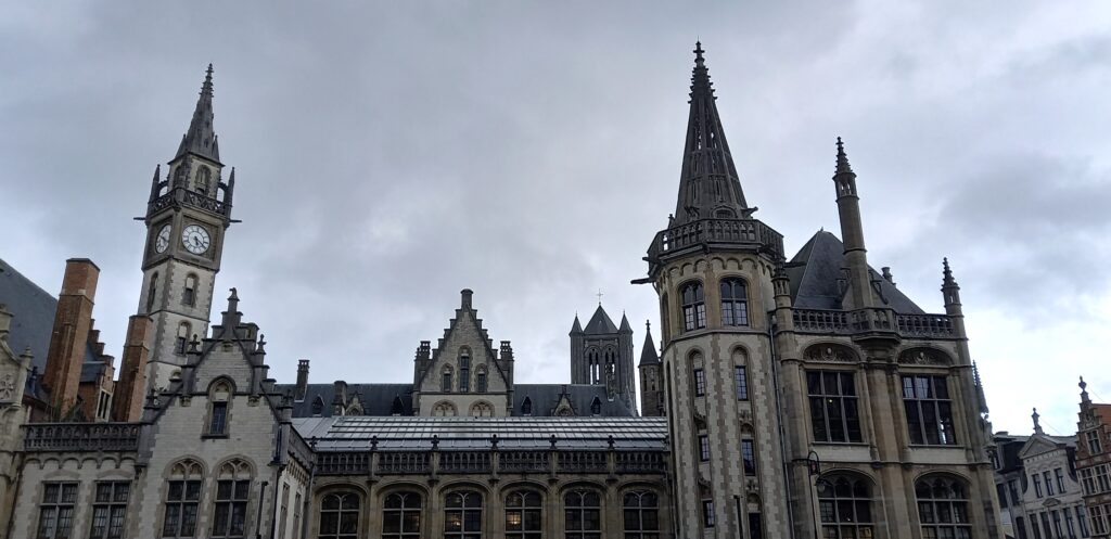 Sint-Niklaaskirche im Herzen der historischen Altstadt von Gent - 24.09.2024