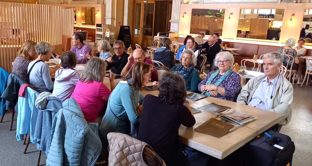 Schlussimbiss im Bahnhofbuffet Café Royal in Antwerpen-Centraal - 25.09.2024