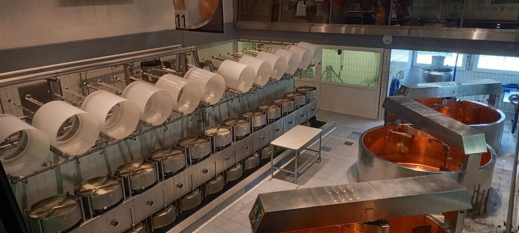 ..... für die Produktion des bekannten und beliebten Gruyère AOP-Käses - 03.05.2025