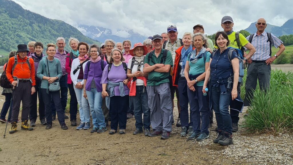 Erinnerungsfoto der flotten Wandertruppe - 04.05.2025