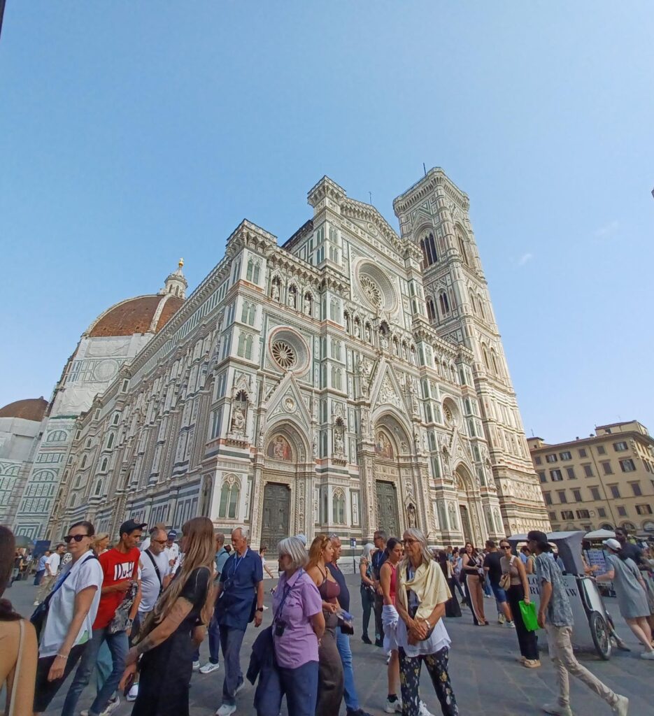 Der Dom von Florenz mit der imposanten Kuppel sowie dem freistehenden Glockenturm (erbaut 1296-1436): Ein Meisterwerk der Renaissance - 05.06.2025
