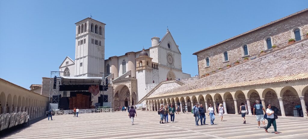 ...... die Basilika des Heiligen Franz von Assisi - 07.06.2025